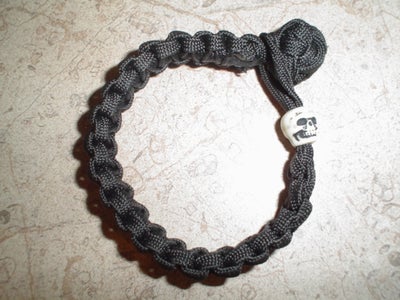 Paracord Bracelet With Monkey Fist Button