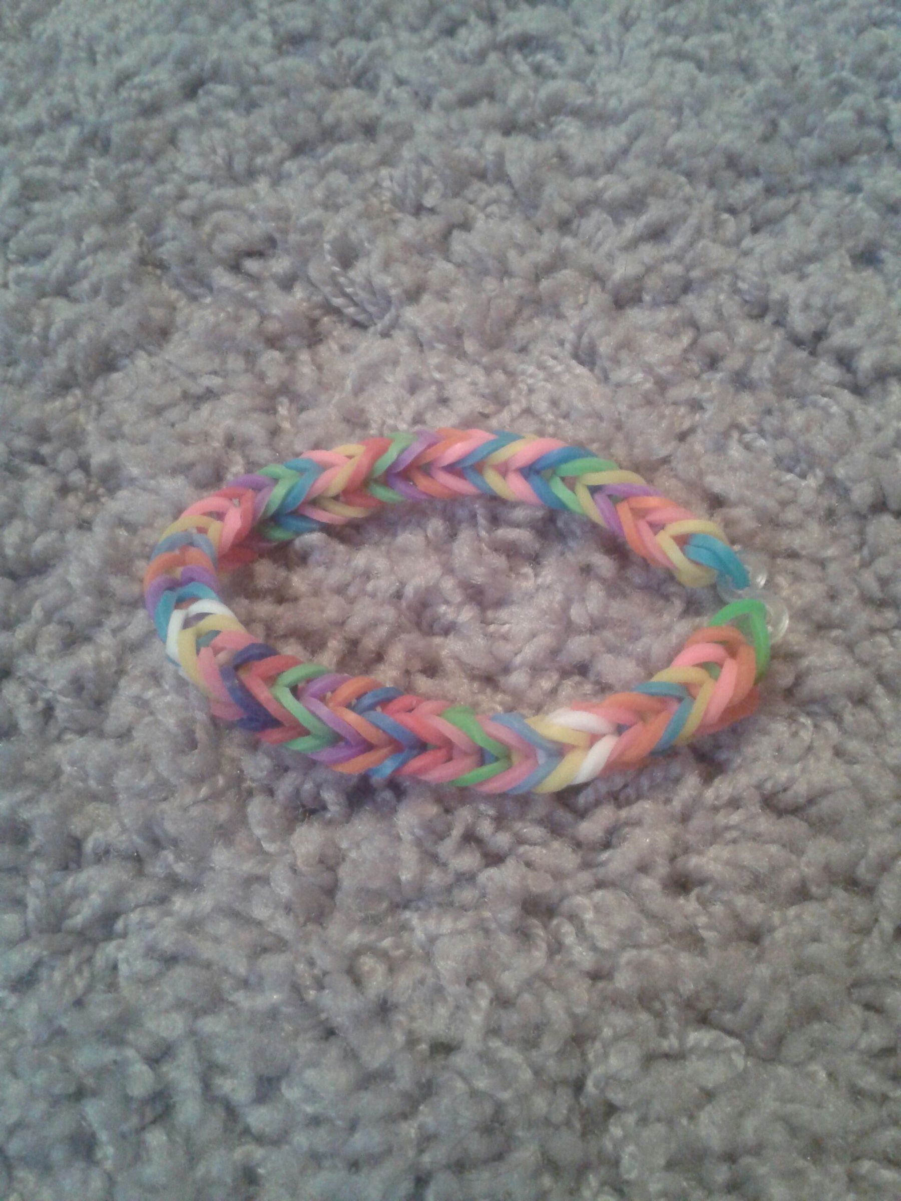 How to Make a Fishtail Bracelet (without the Loom)