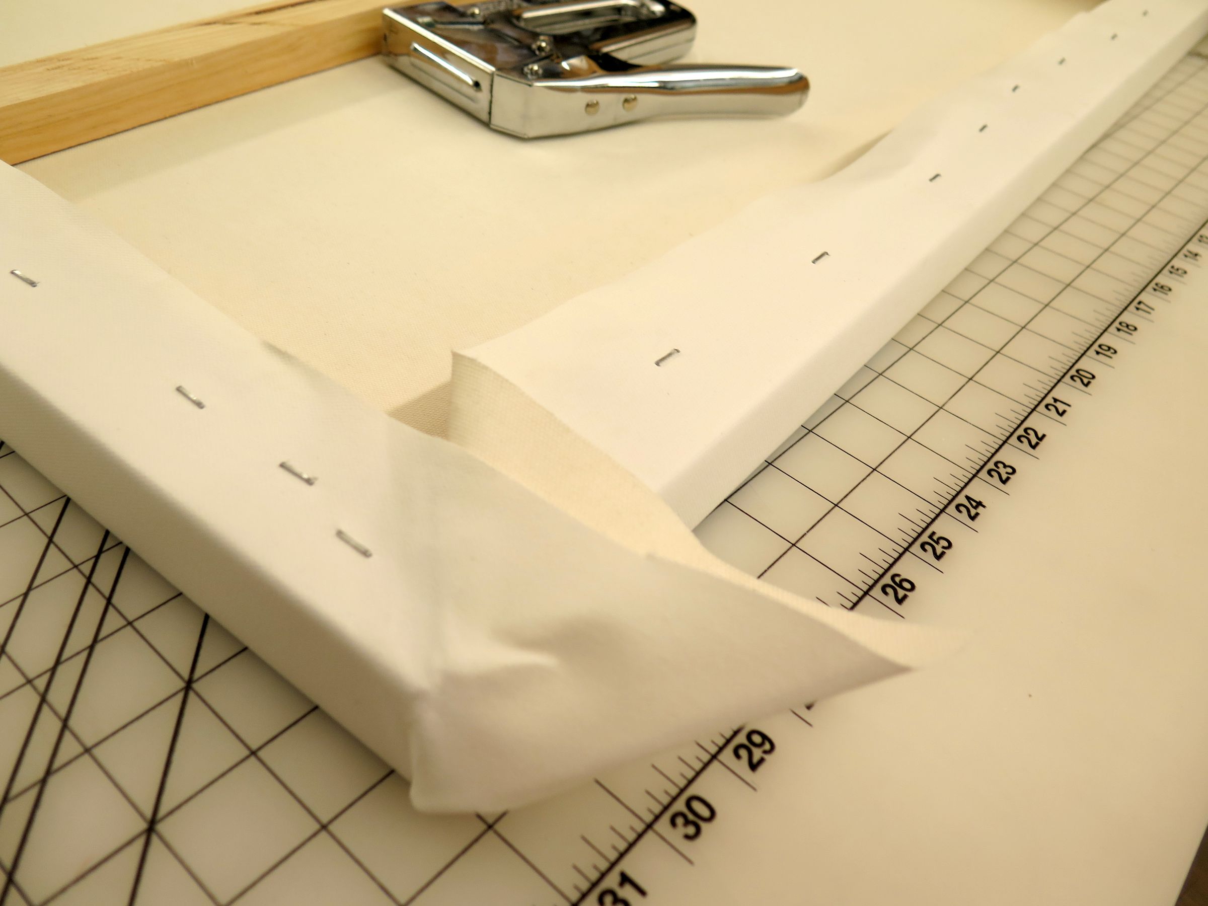 Make Art From a Photo, Print and Stretch Your Canvas 16 Steps (with