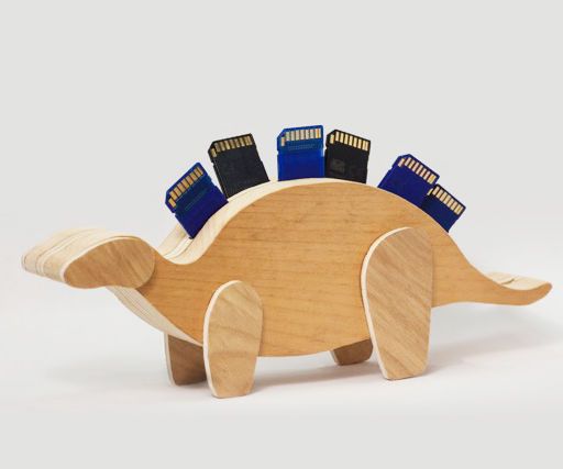 Gigasaurus - Holds SD/Switch/MicroSD Cards!
