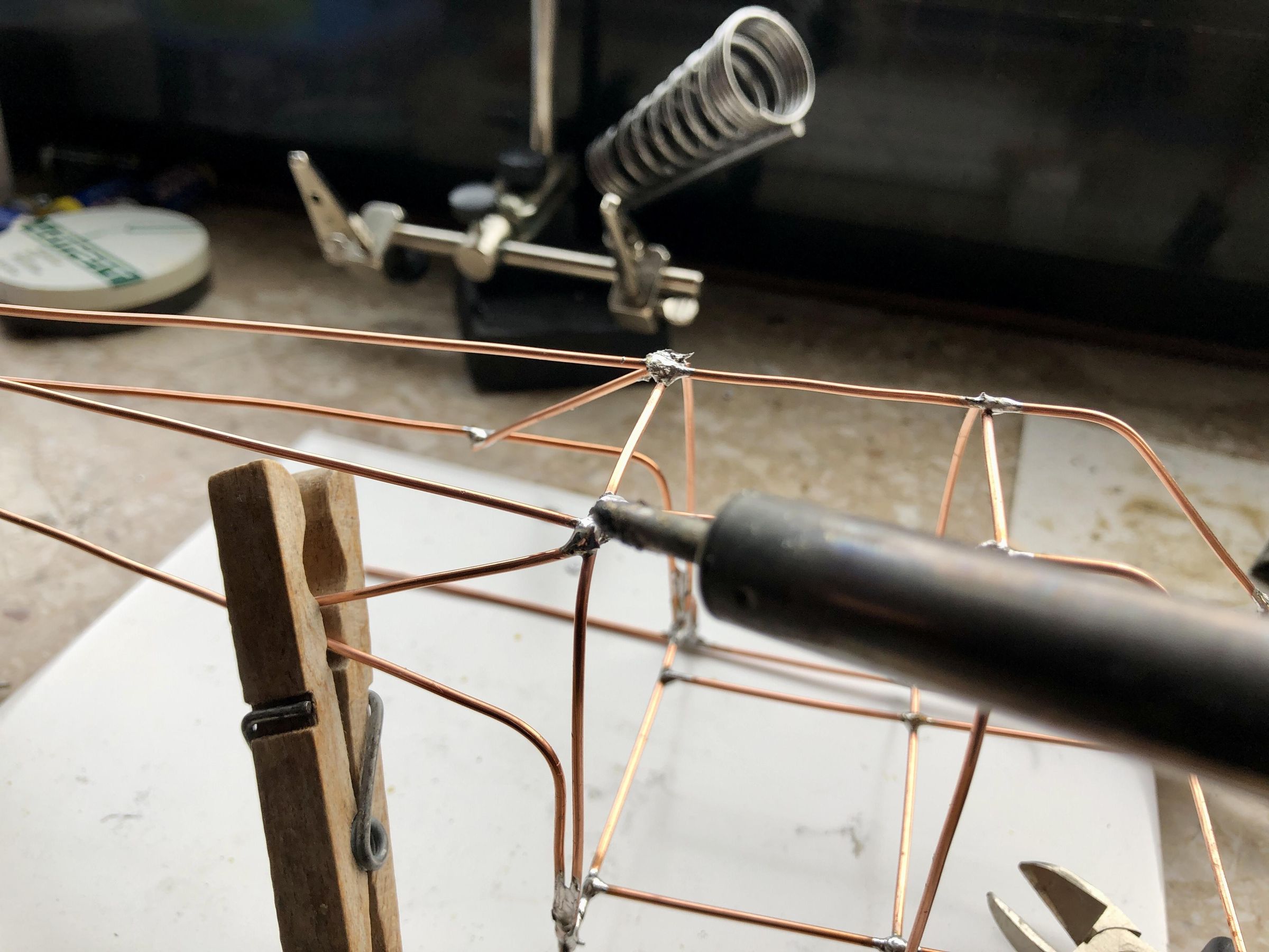Helicopter Battery/Solar Wire Bending 11 Steps (with Pictures
