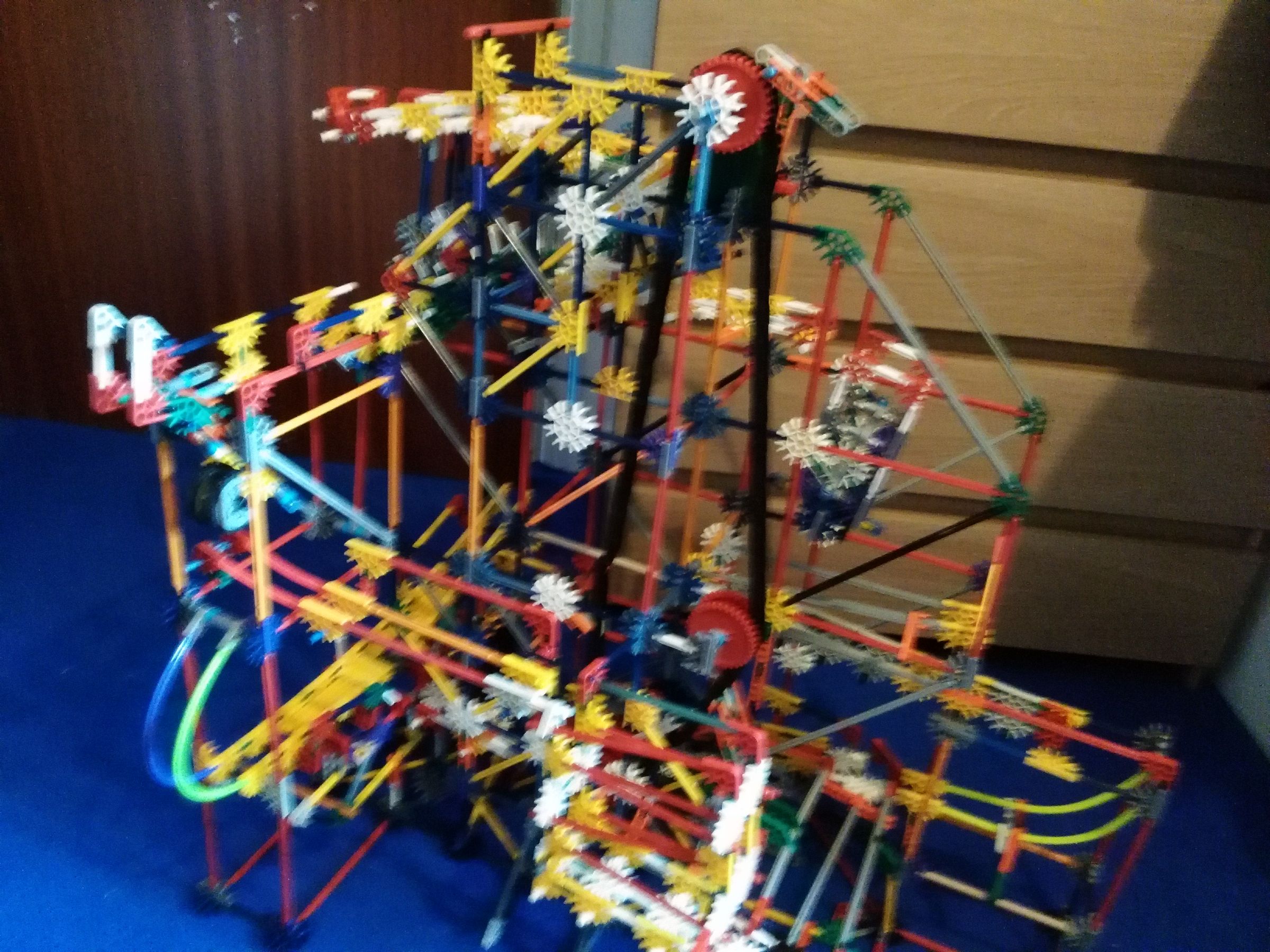 My First K'nex Ball Machine! - Instructables