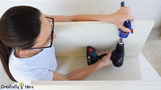 ​Attaching the Top to the Table.