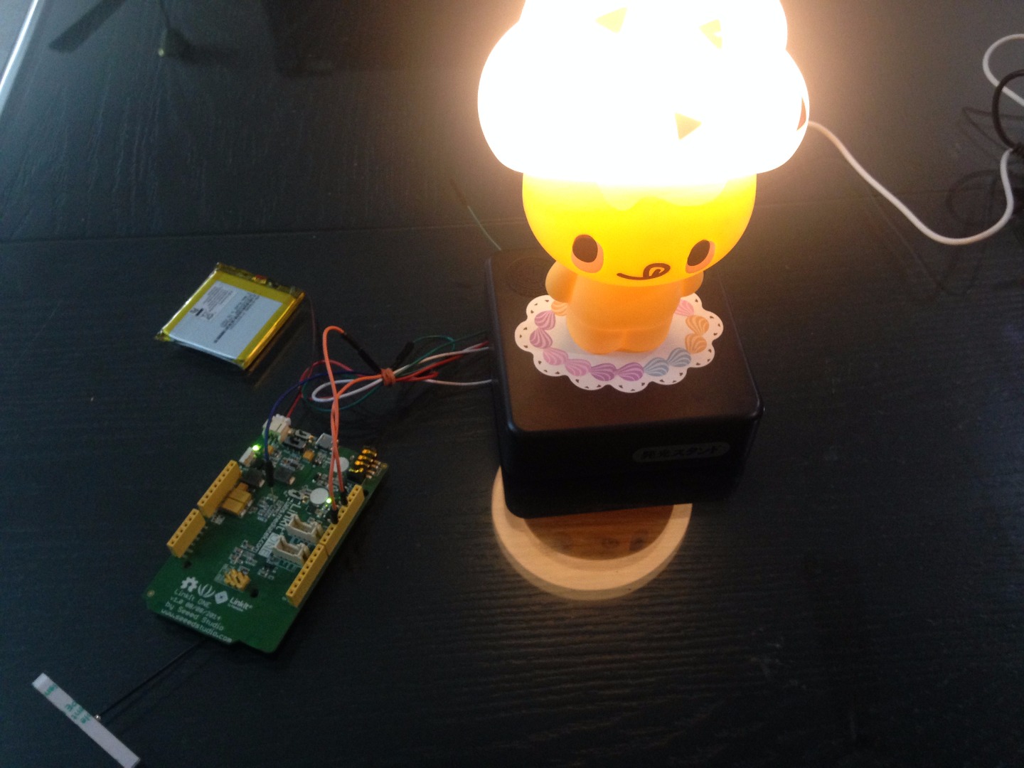 Turn a Lamp Into a Smart Lamp With LinkitONE 7 Steps (with Pictures