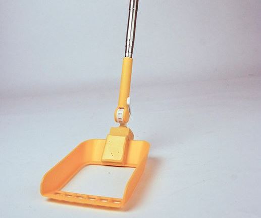 Retractable poopshovel