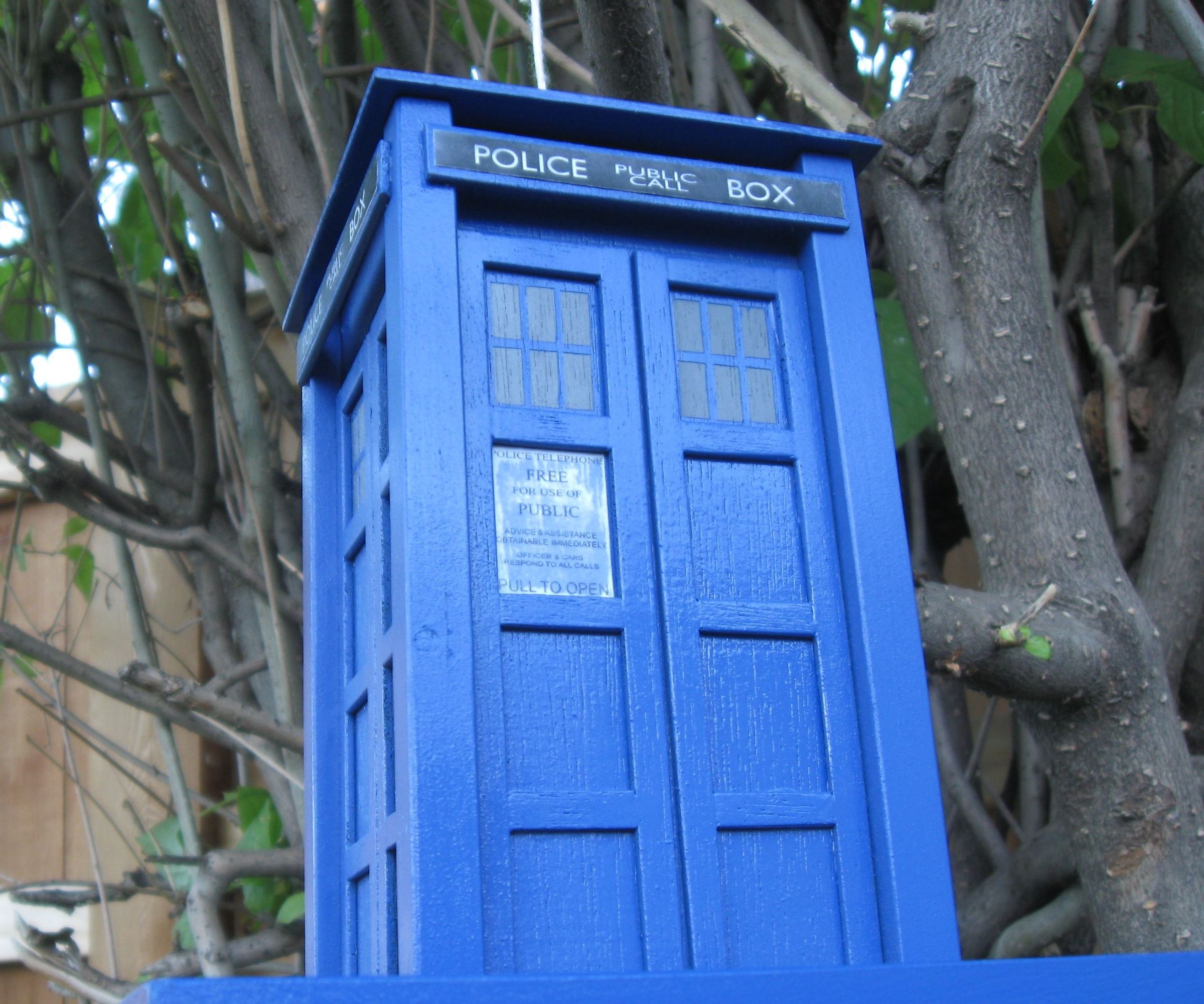 TARDIS Bird Feeder
