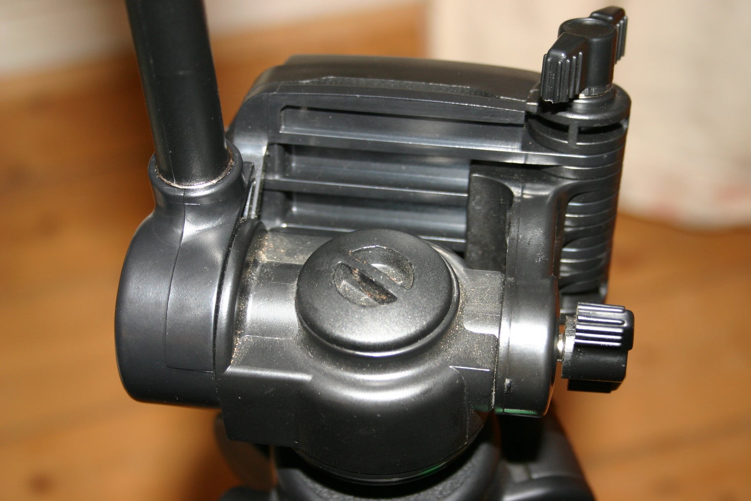 No-cost, 5-minute Steady-Cam Rig Using a Tripod and Household Materials