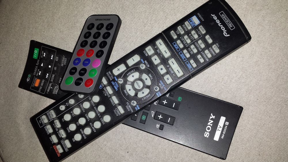 Cloning My Amplifier IR Remote (and Others) Using a Logical Analyzer and Arduino