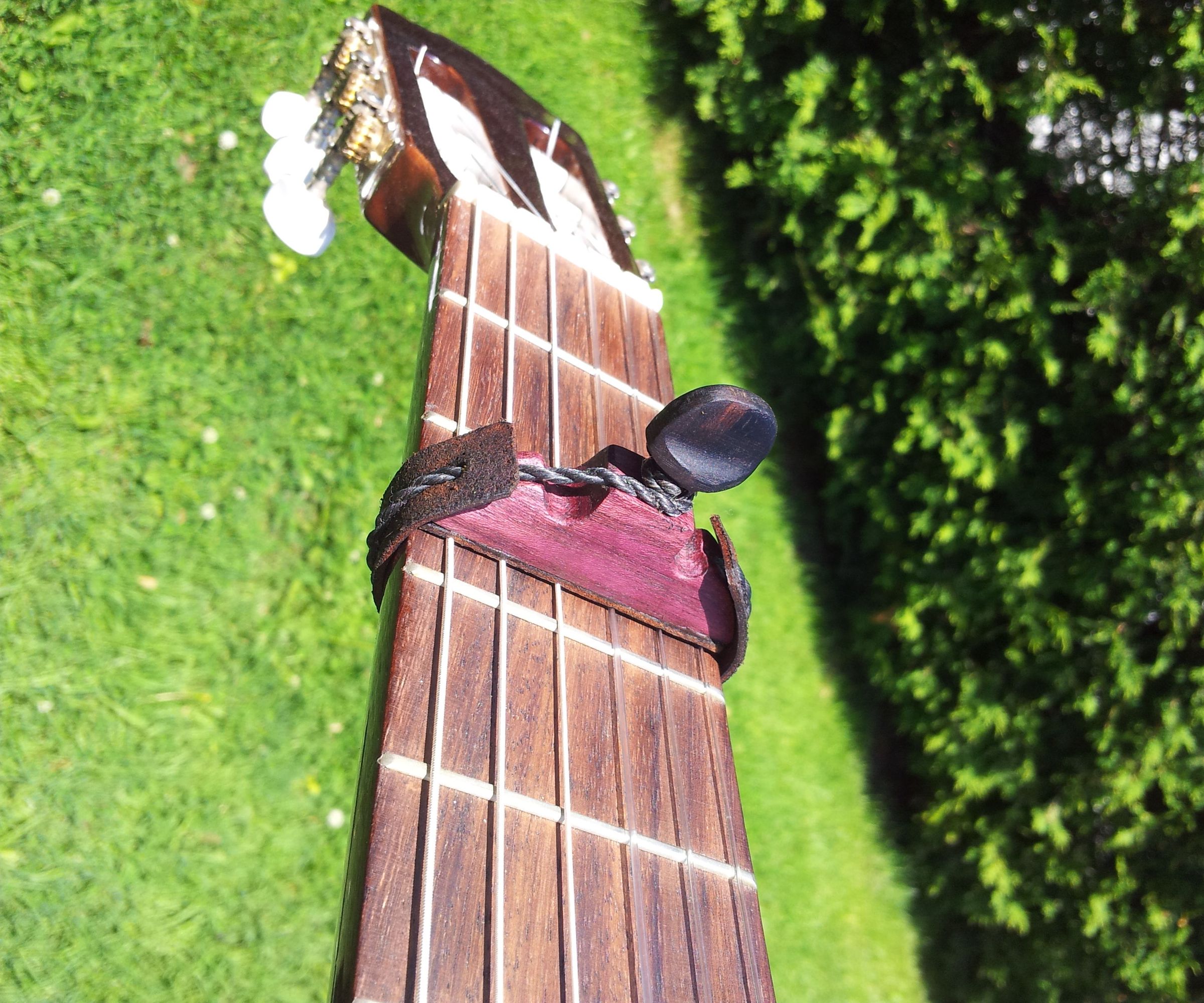 Need a Capo for Your Guitar? Build a Cejilla