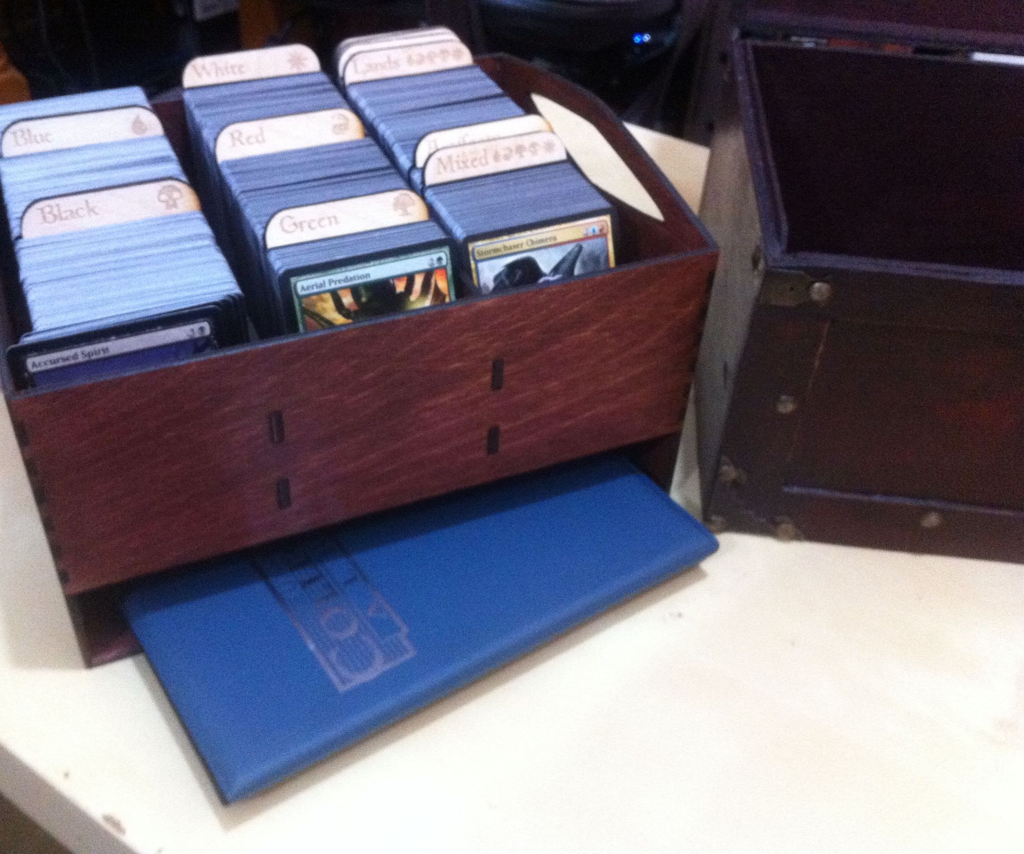 Magic the Gathering Storage Box With Lasercut Card Tray & Dividers