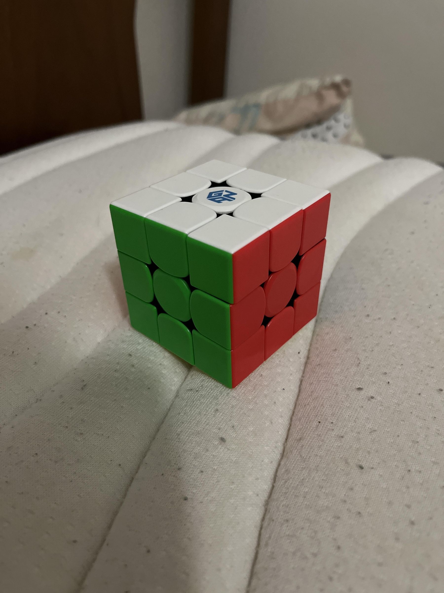 How to Solve the Rubik’s Cube (for Absolute Beginners) : 8 Steps ...