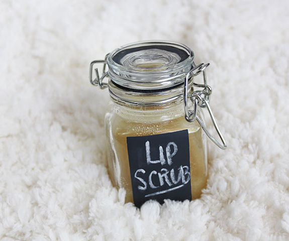 DIY Easy Lip Scrub