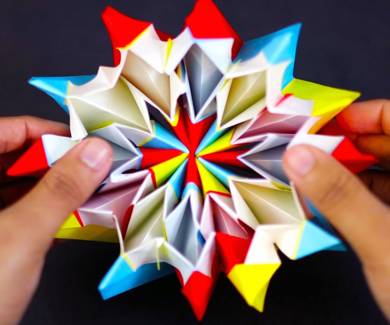 Fireworks Origami - Happy New Year (Yami Yamauchi) 