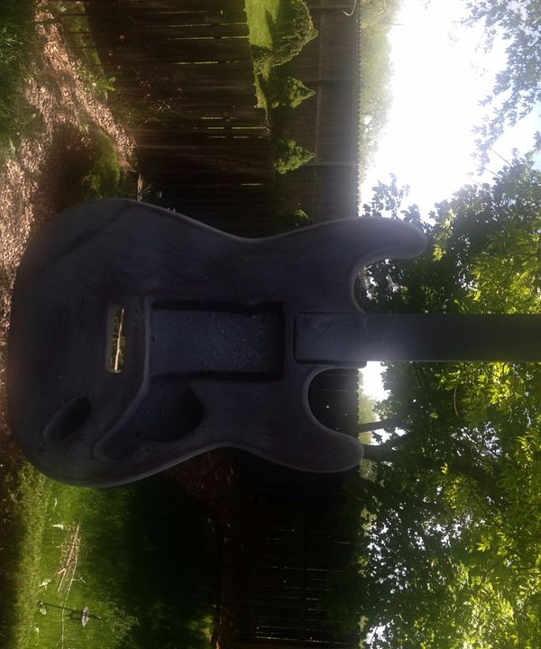 How to Paint Your Guitar Simply