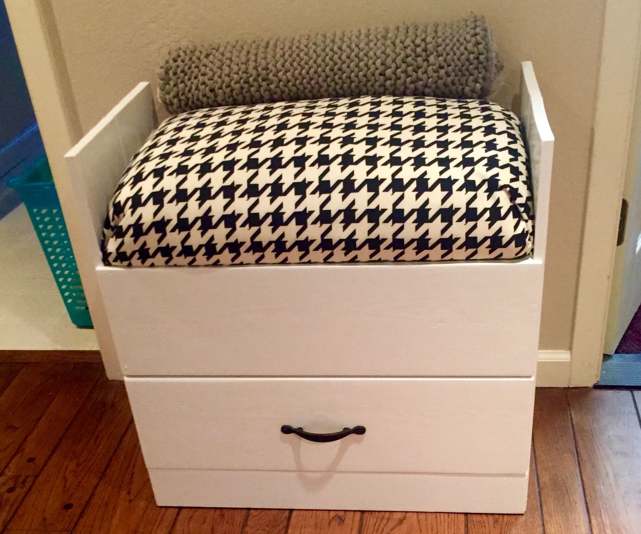 Upcycle a Dresser Into a Bench