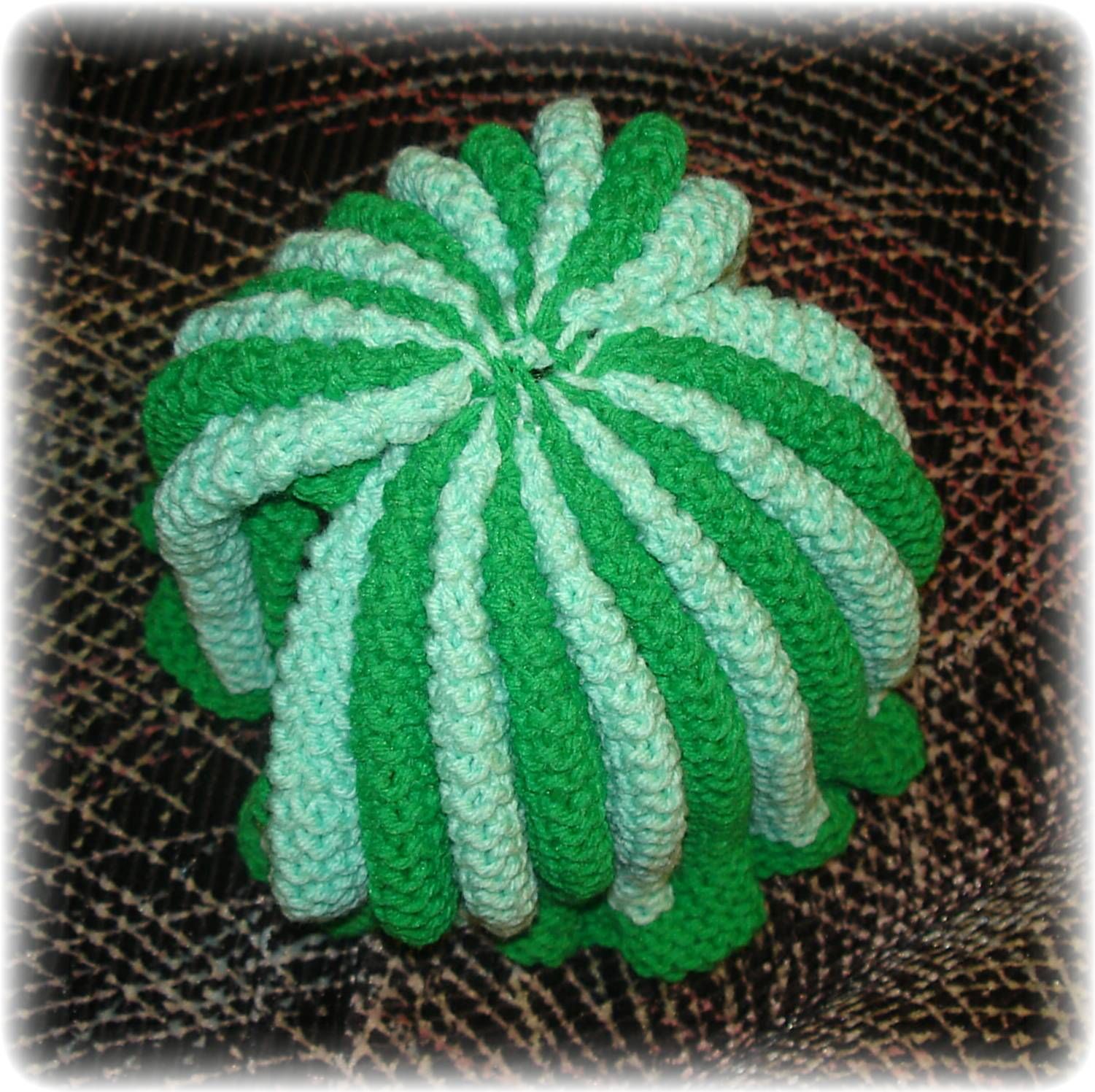 How to Knit a 'proper' English Tea Cosy! 12 Steps (with Pictures