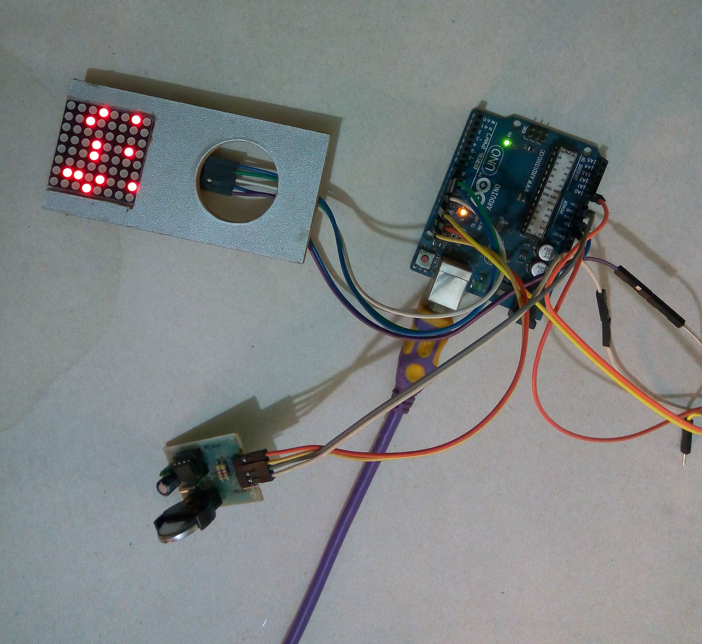 Desk Amplifier With Audio Visualization, Binary Clock & FM Receiver : 8 ...