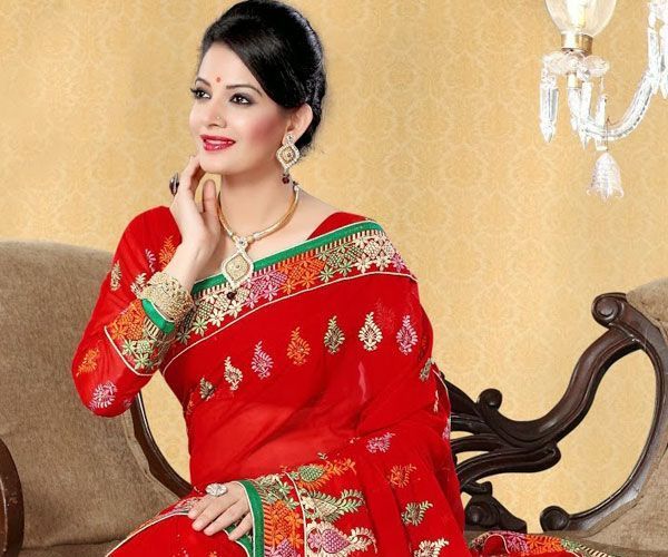 Why Women Should Wear Designer Sari in Special Events?