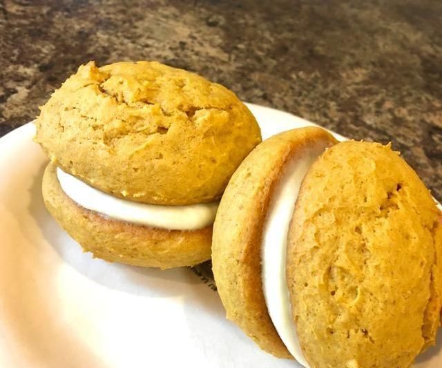 Pumpkin Whoopies Pies 