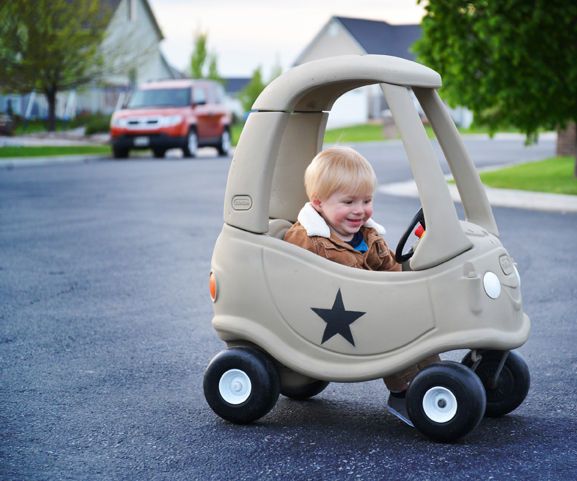Make an Awesome Army Jeep Out of a Little Tikes Pink Car