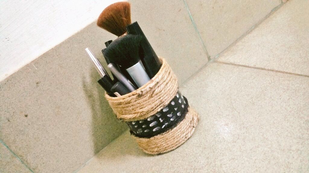 Makeup Brush Holder 