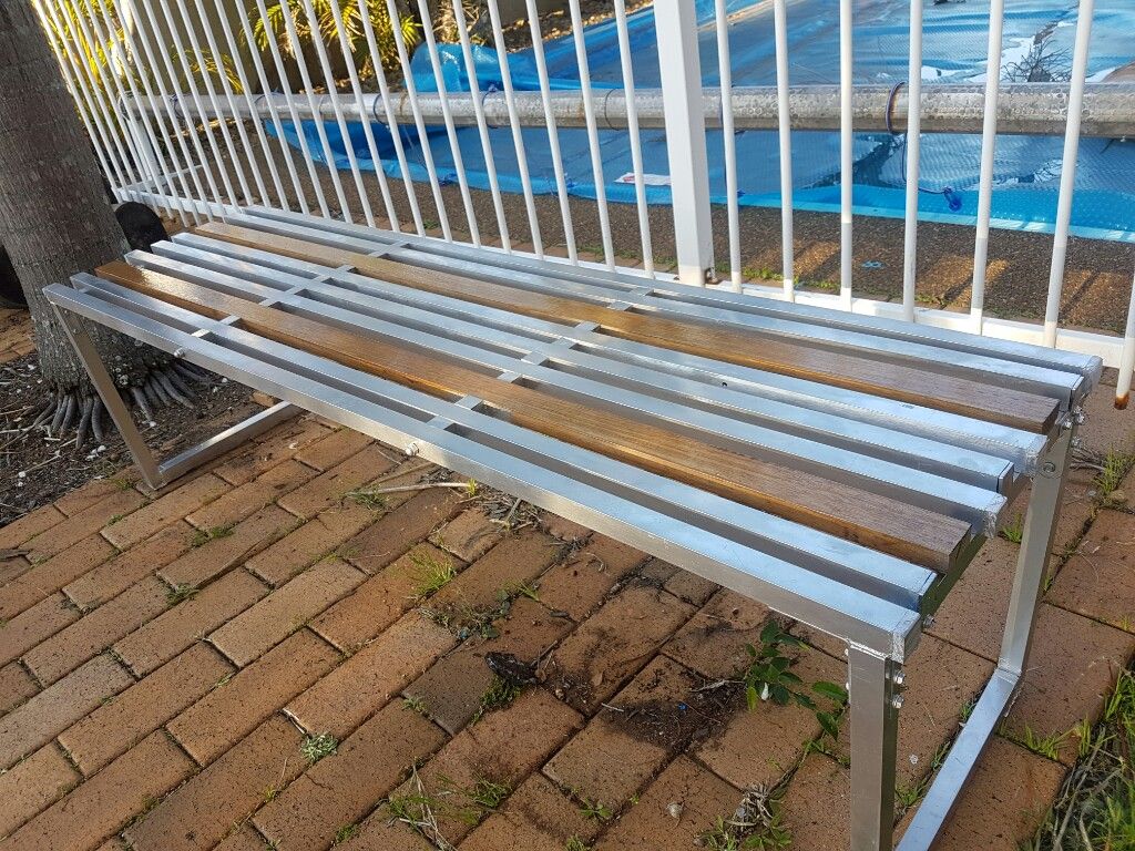 DIY Outdoor Modern Bench