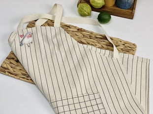 Geri Dönüşümlü Masa Örtüsünden Çapraz Geri Önlük