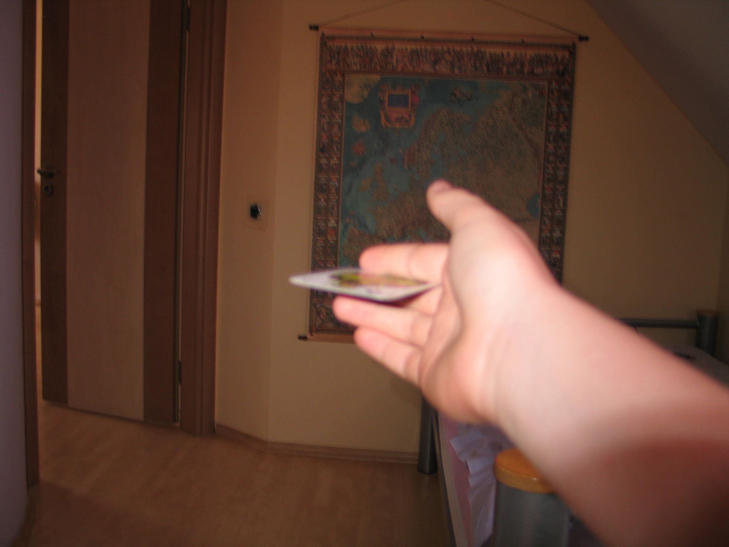 Best and Easiest Way to Throw a Card 5 Steps Instructables