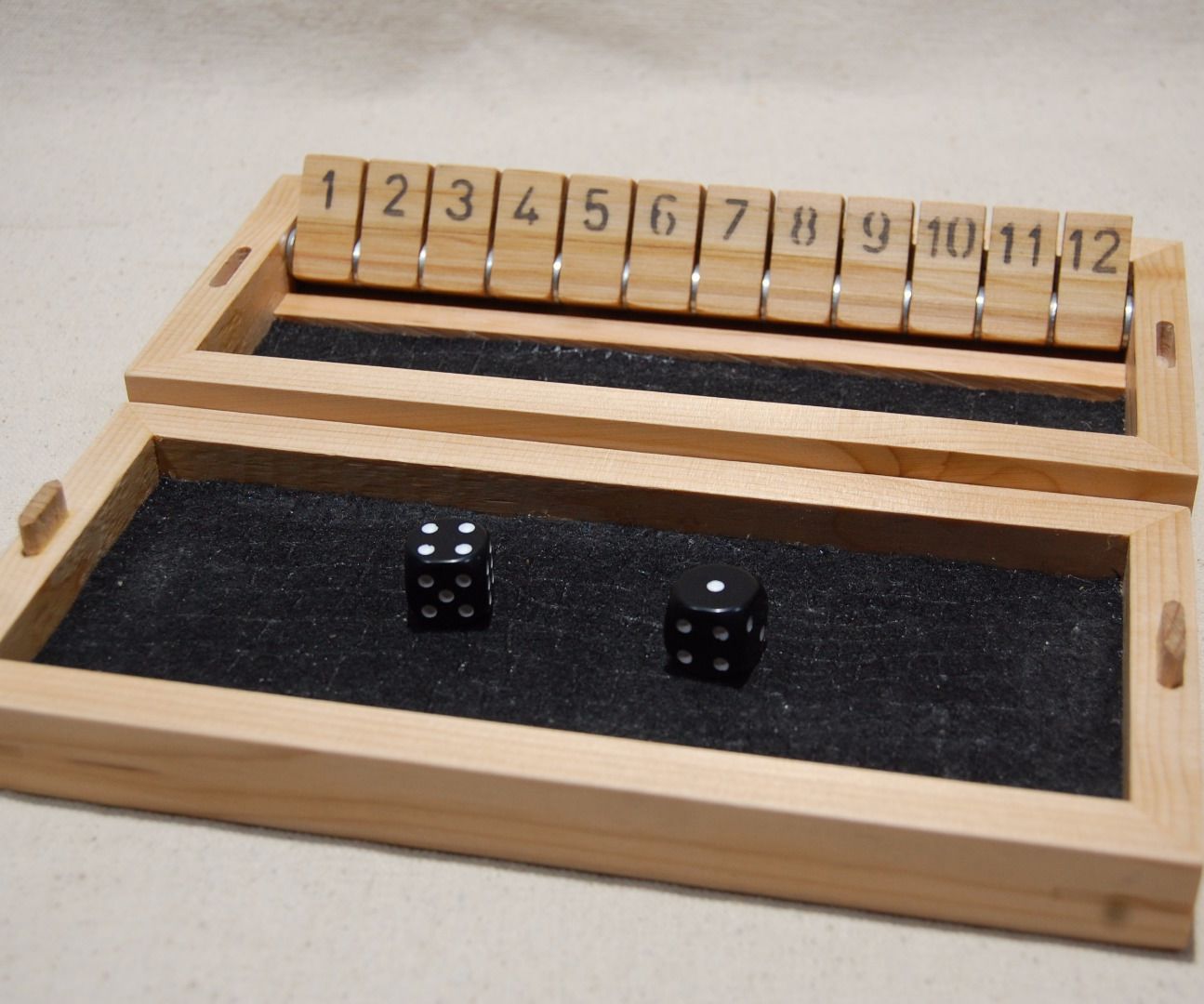 Traveler Shut the Box Game
