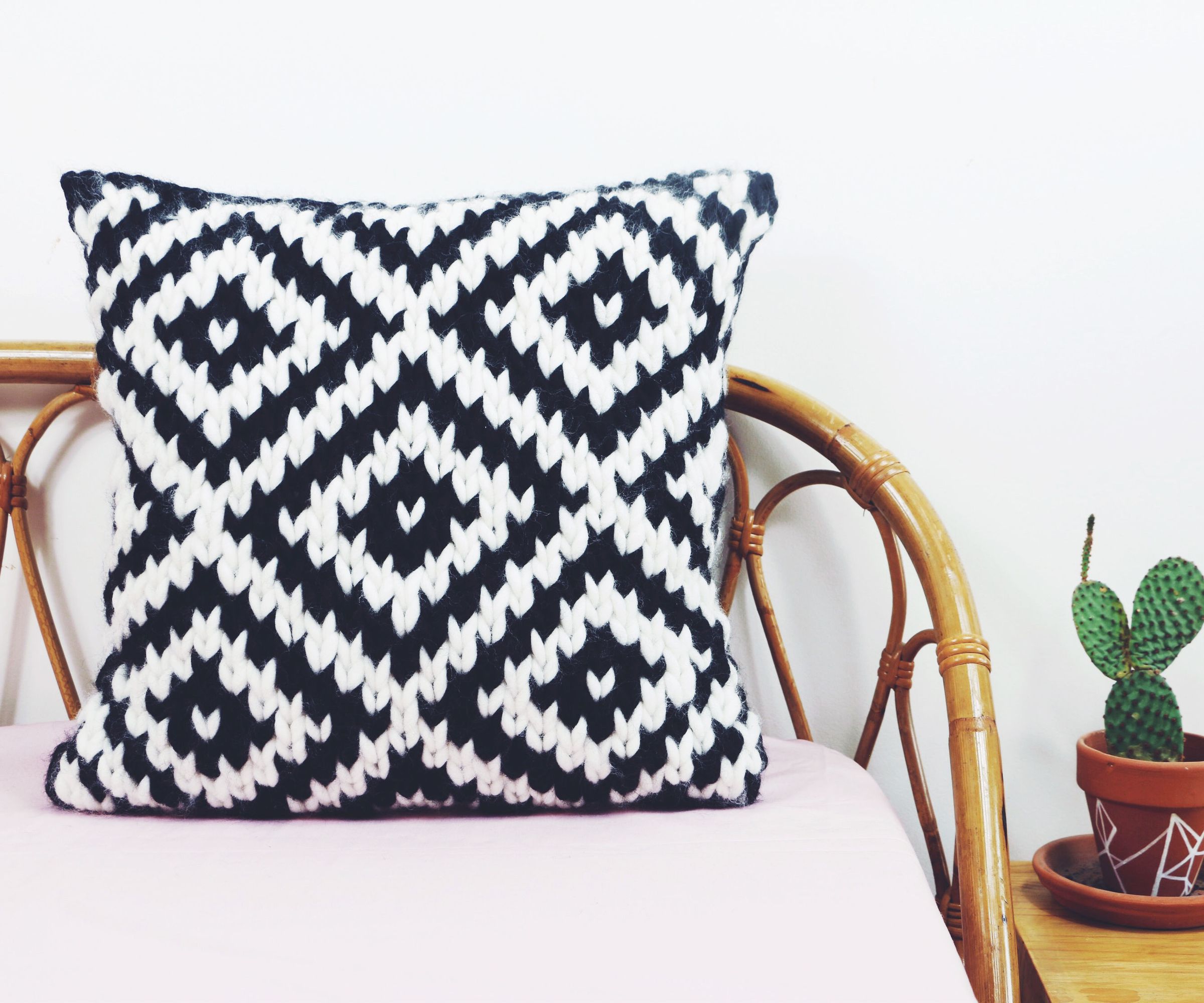 Chunky Jacquard Pillow knitting pattern