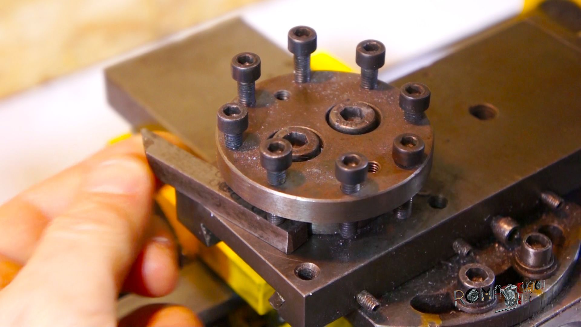 What Is a Mini Metal Lathe and How to Use It for Metalworking 4 Steps