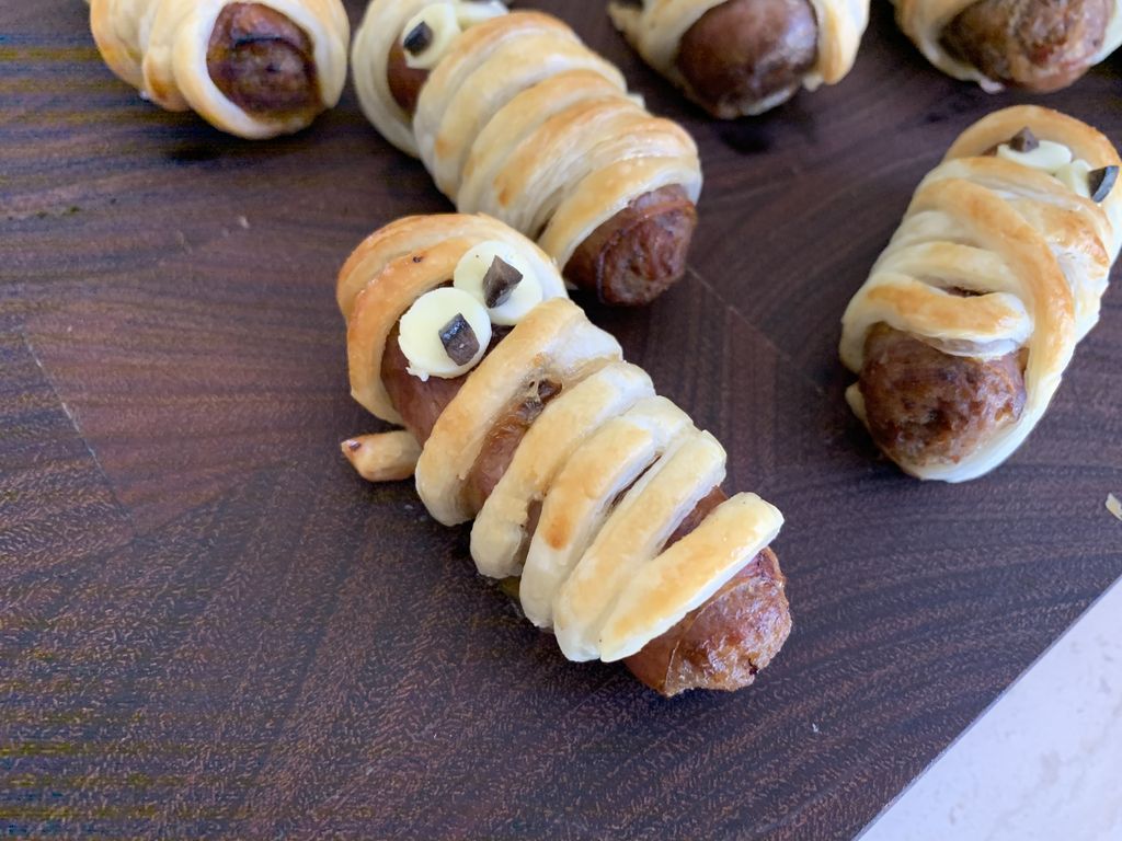 Mummy 'pigs in a Blanket' 8 Steps (with Pictures)