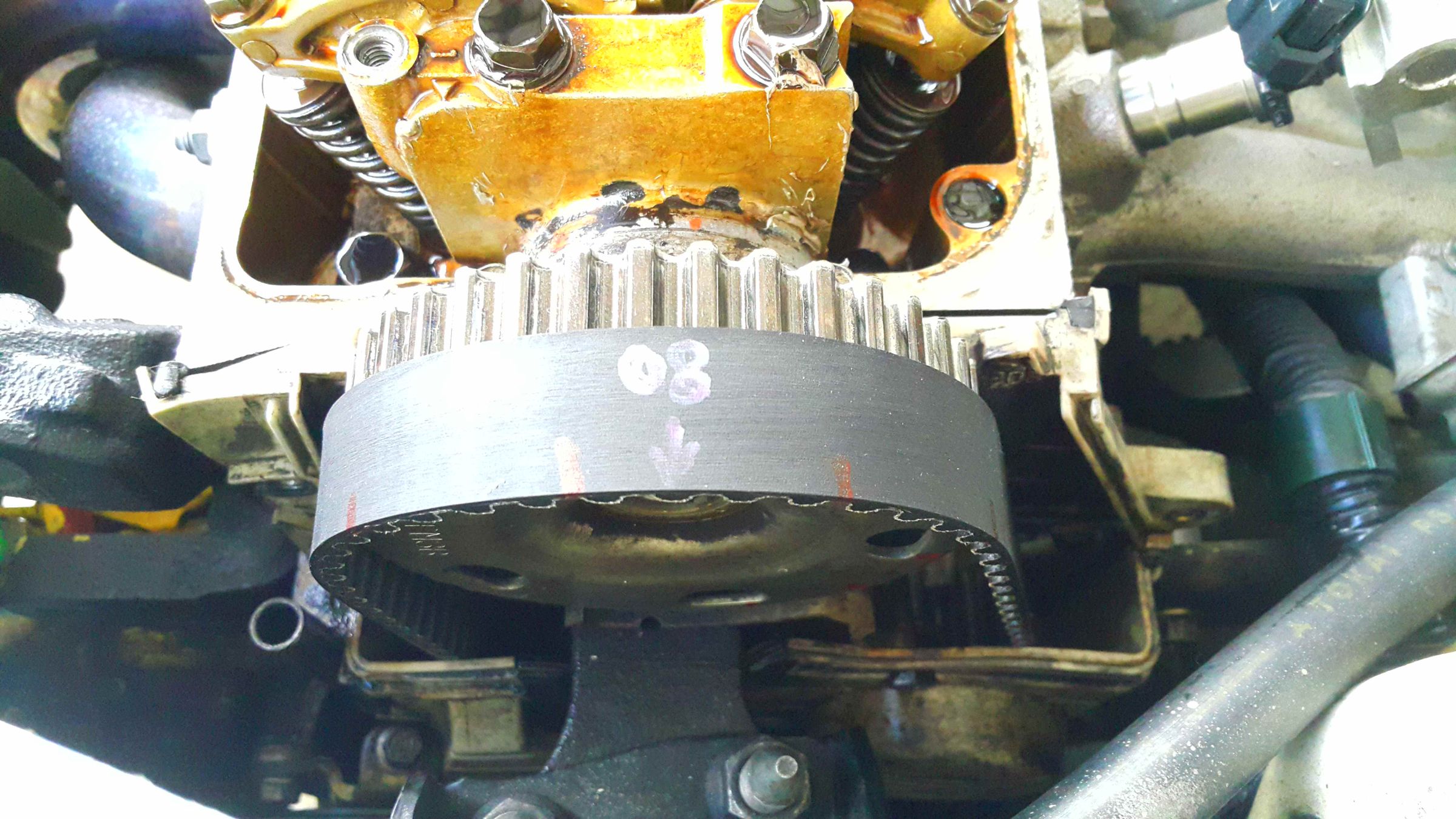 Replacing a Camshaft Seal (Honda Civic 1999, D15B). 5 Steps (with