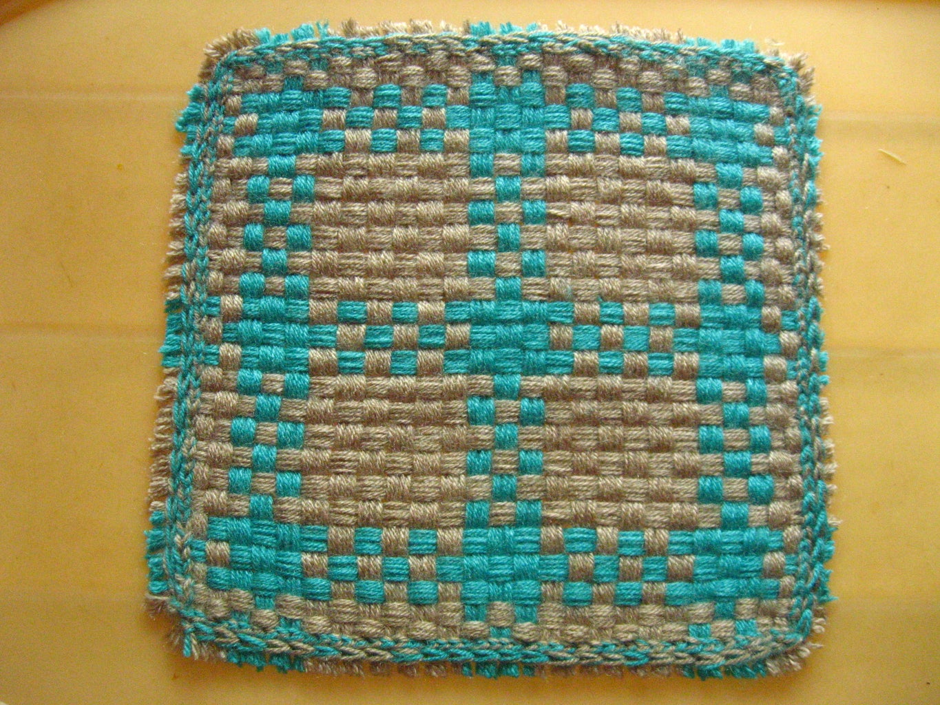 How to Weave a Small Table Mat With Home Made Loom : 13 Steps