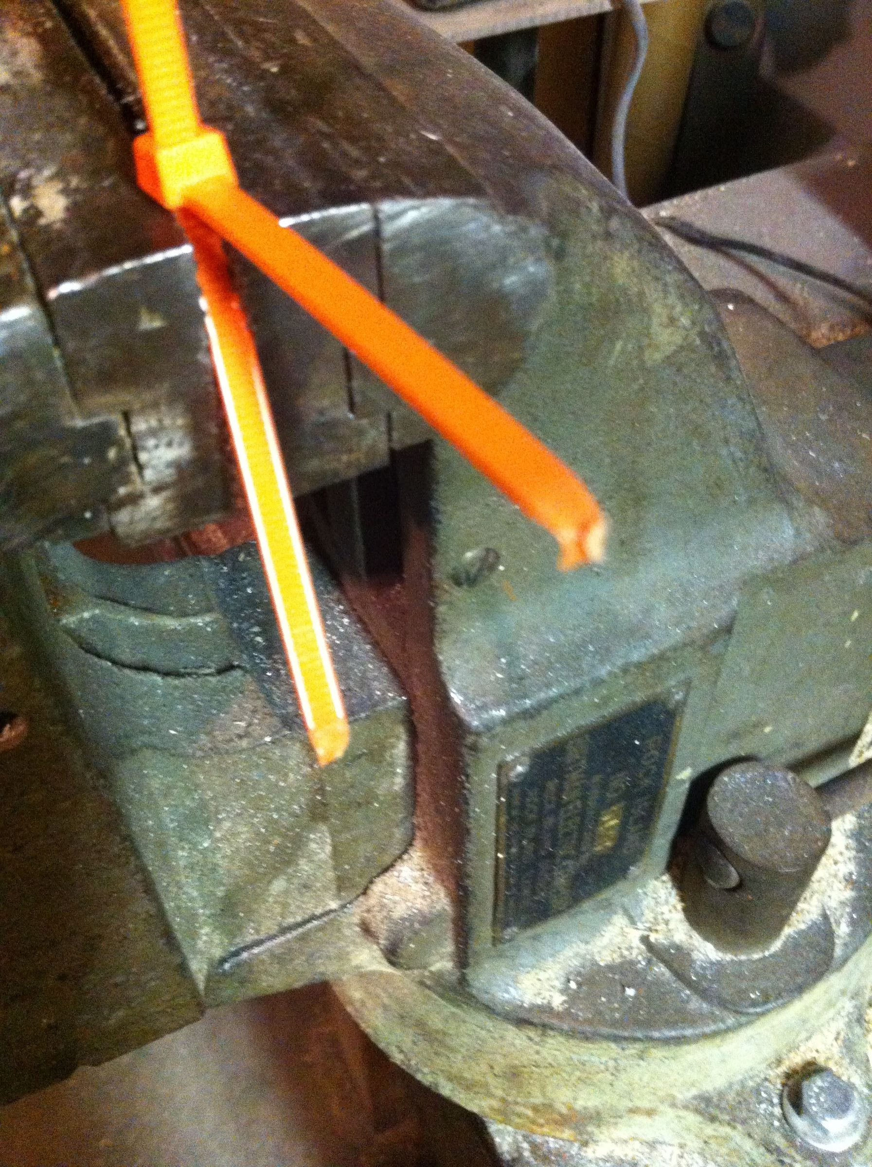 How to Cut a Zip Tie With Paracord 5 Steps Instructables