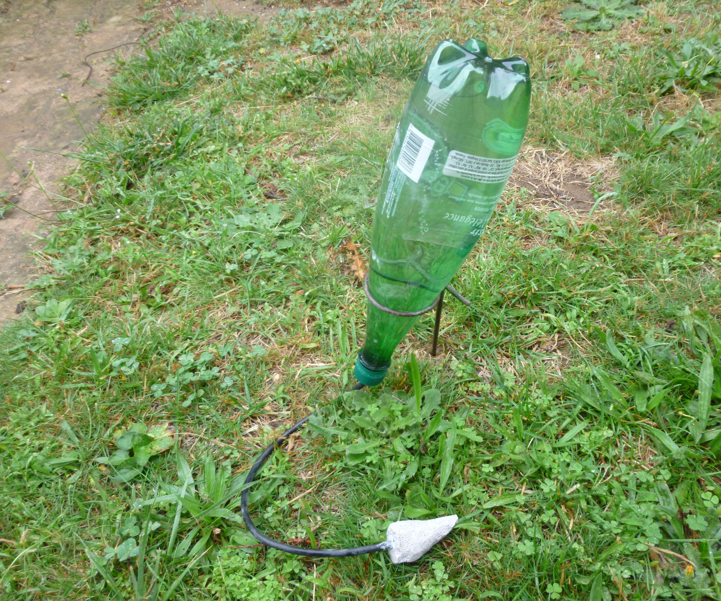 DRIP IRRIGATION HOSE DEVICE