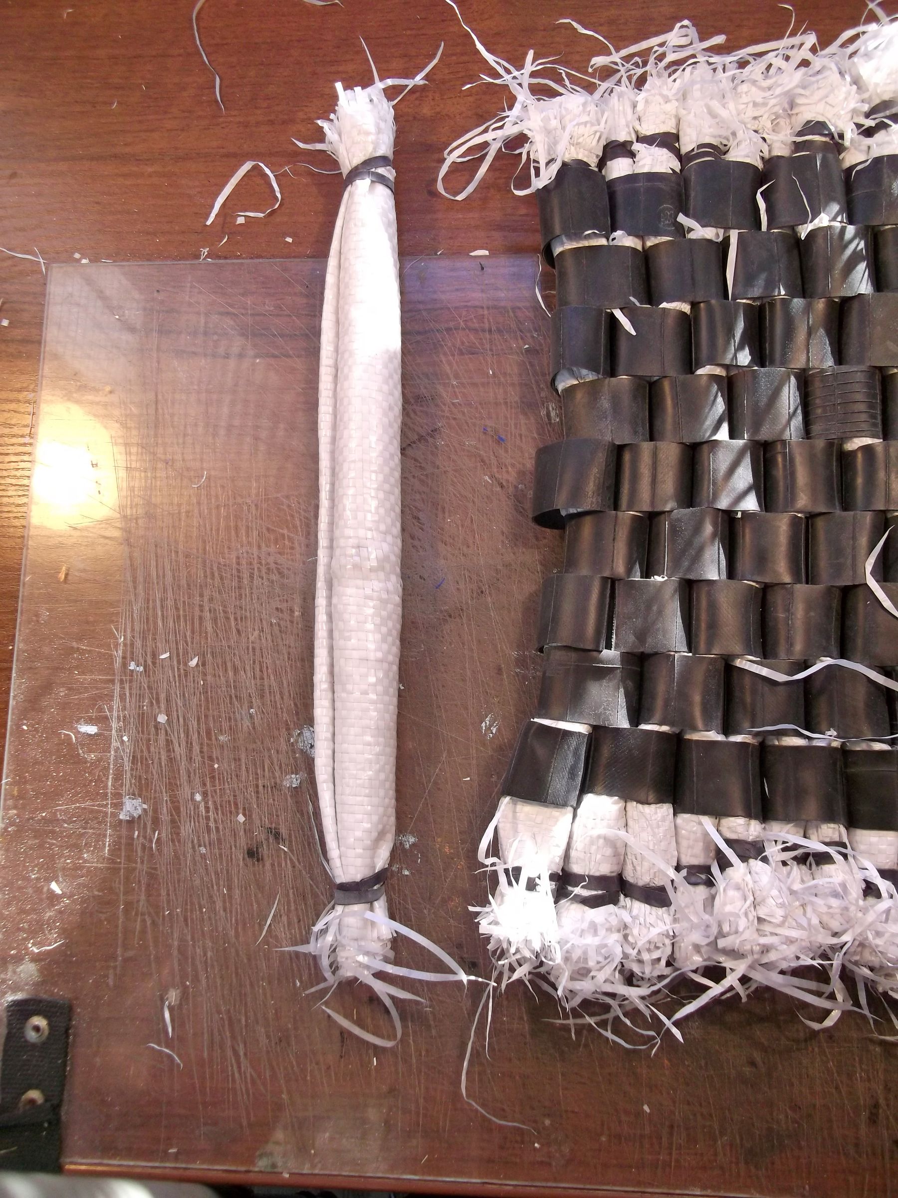 Inner Tubes + Plastic Bags Woven Rug #2 : 13 Steps - Instructables