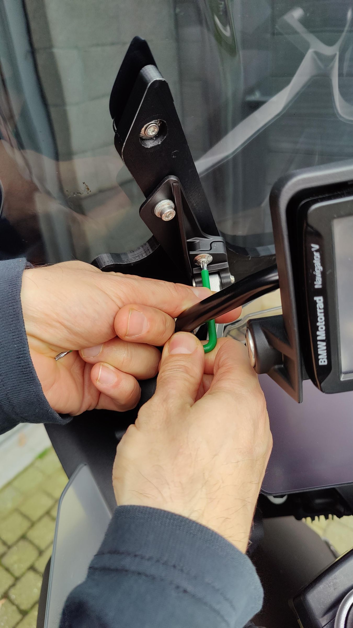BMW Windscreen Extension 5 Steps Instructables