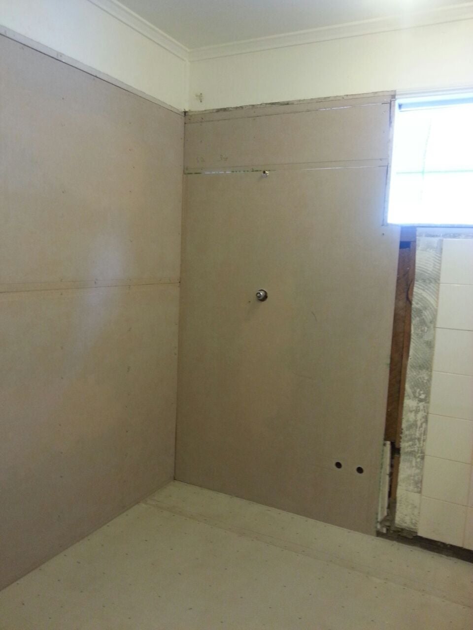 WALL AND ROOF FIXING