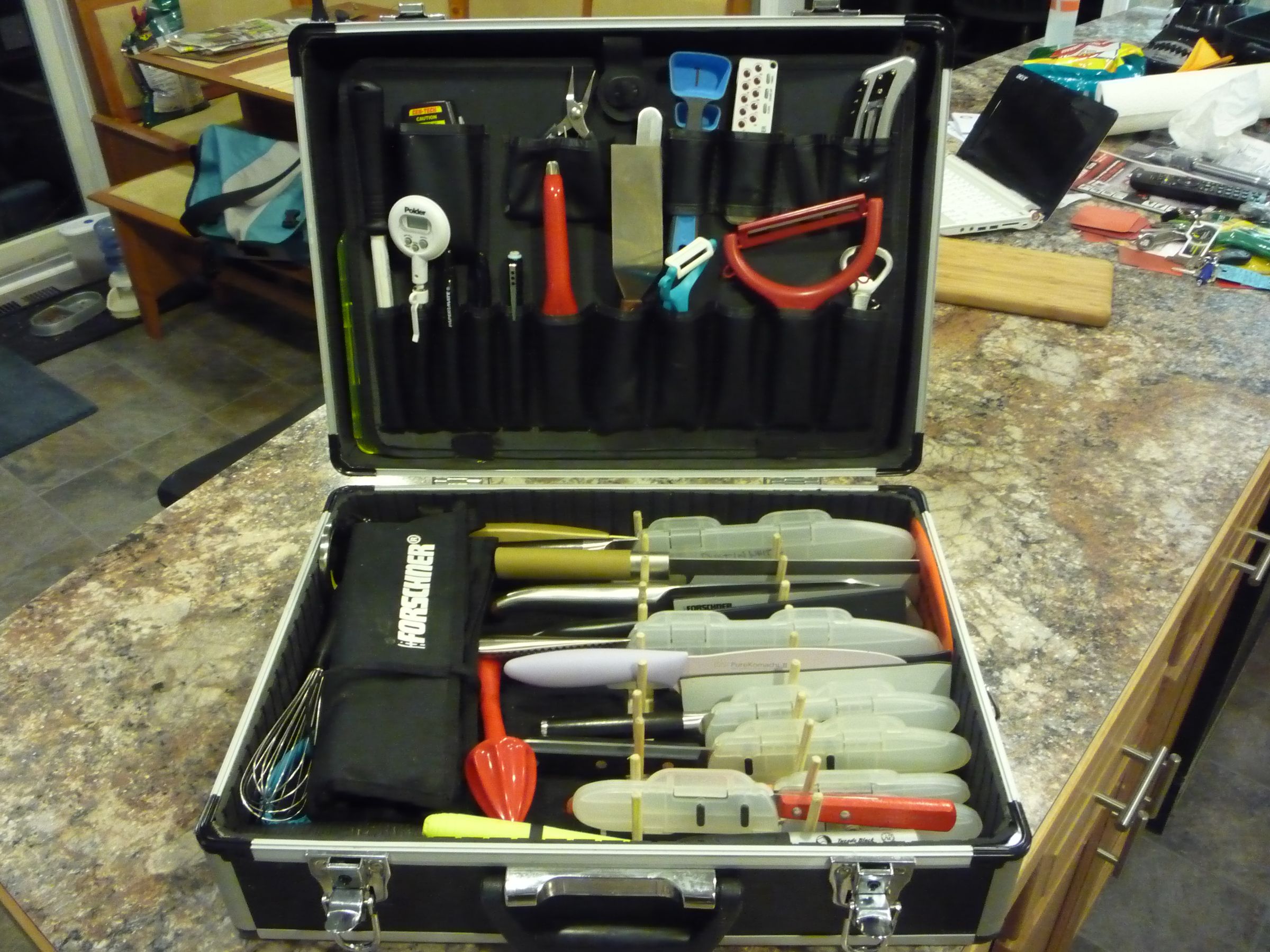 The Knife Box, for Culinary Students, Chefs, and Avid Cooks! 13 Steps