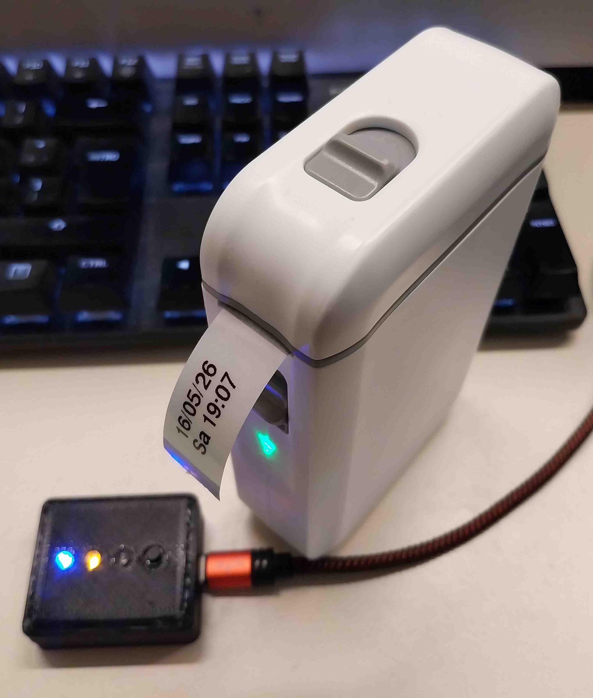 CHRONO LABELER: Dispositivo Fechador De Alimentos Para Mini Impresoras Bluetooth.