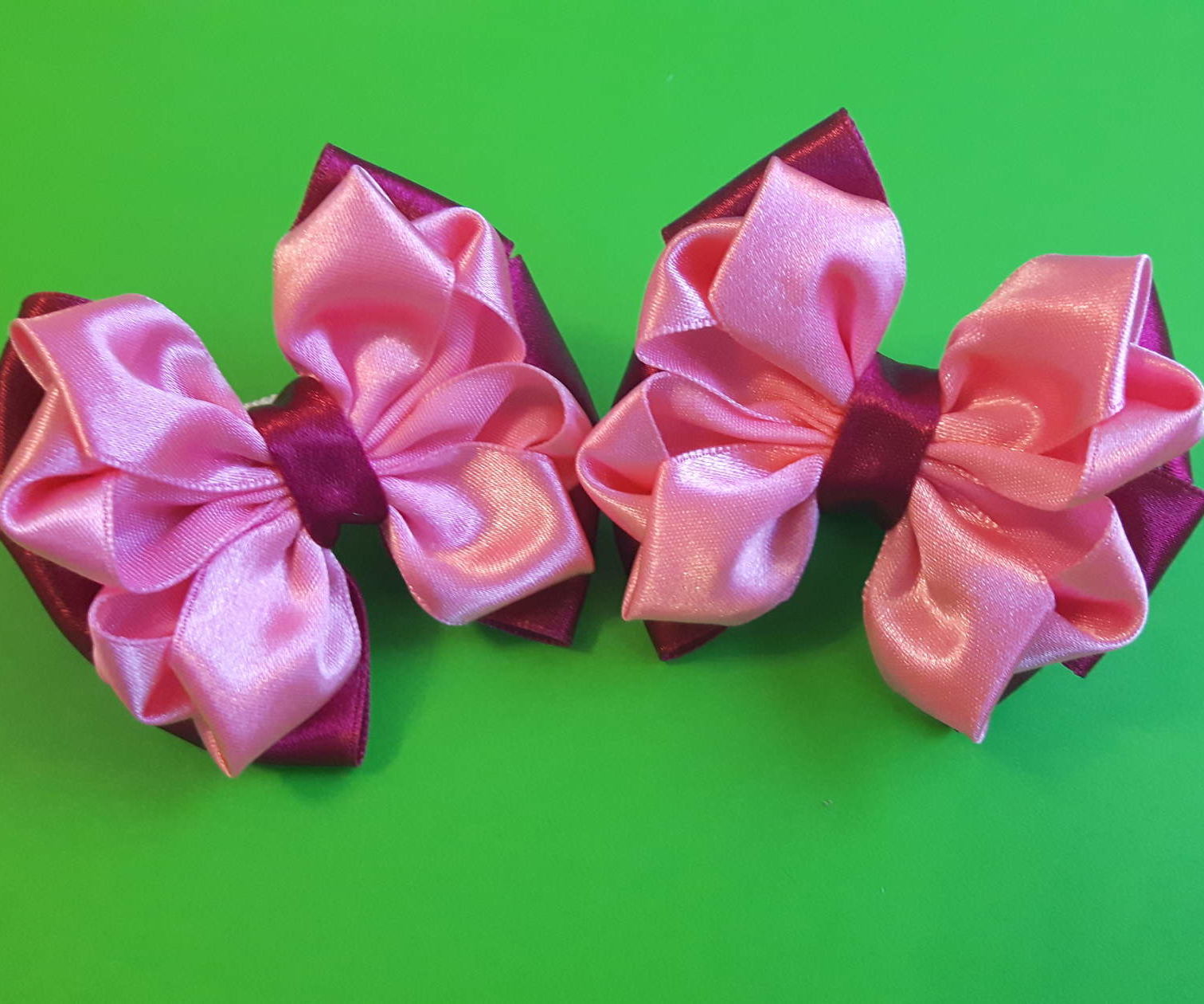  DIY. Beautiful Bow of Satin Ribbons. 