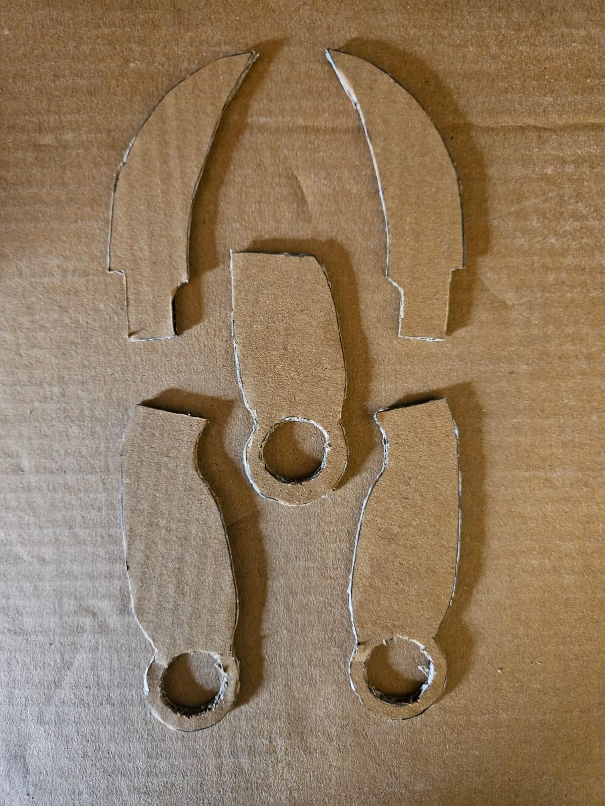 Cardboard Karambit 8 Steps Instructables