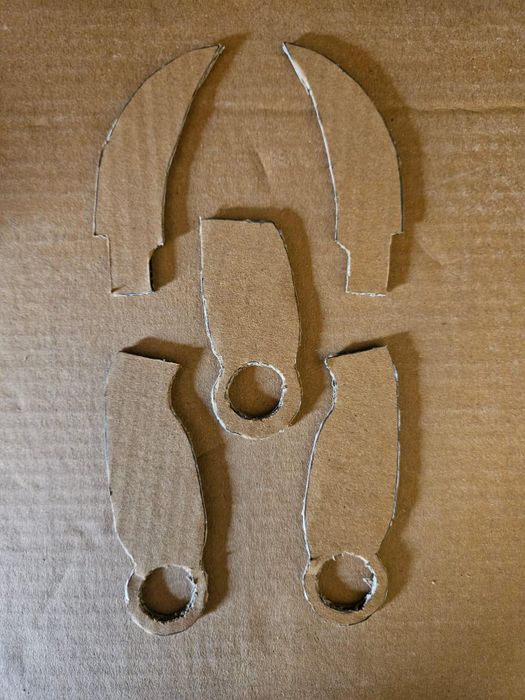 Cardboard Karambit : 8 Steps - Instructables