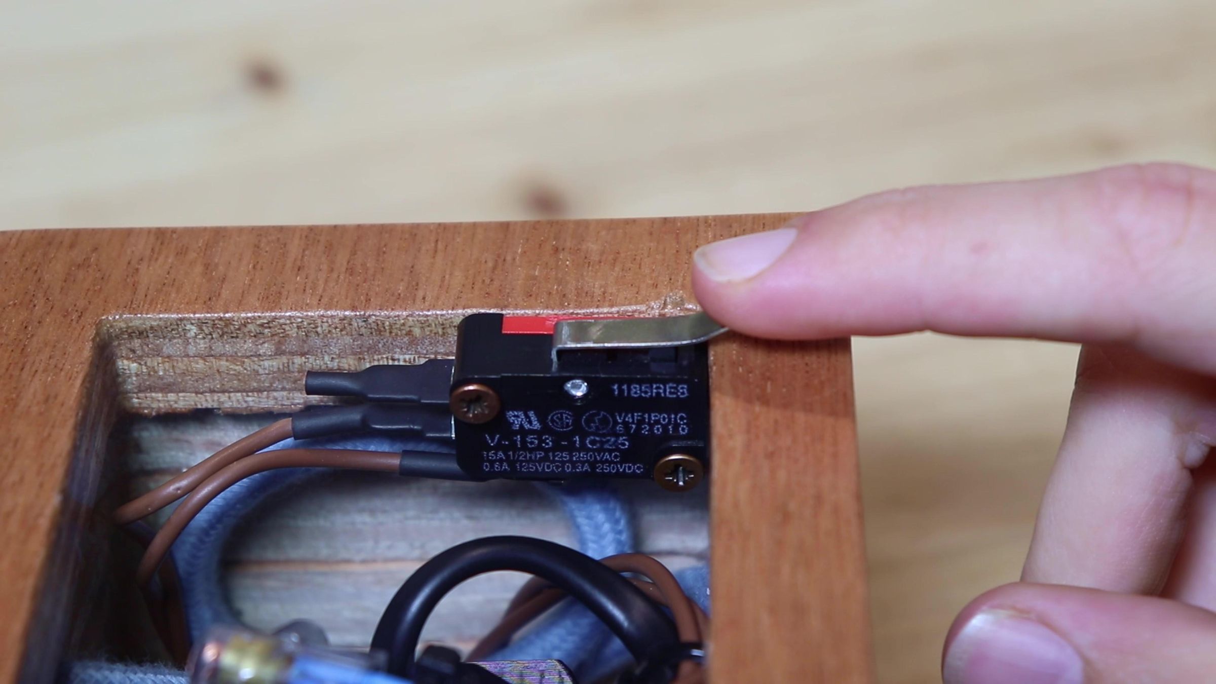 Plywood Lamp With Hidden Switch and APP Control 12 Steps (with