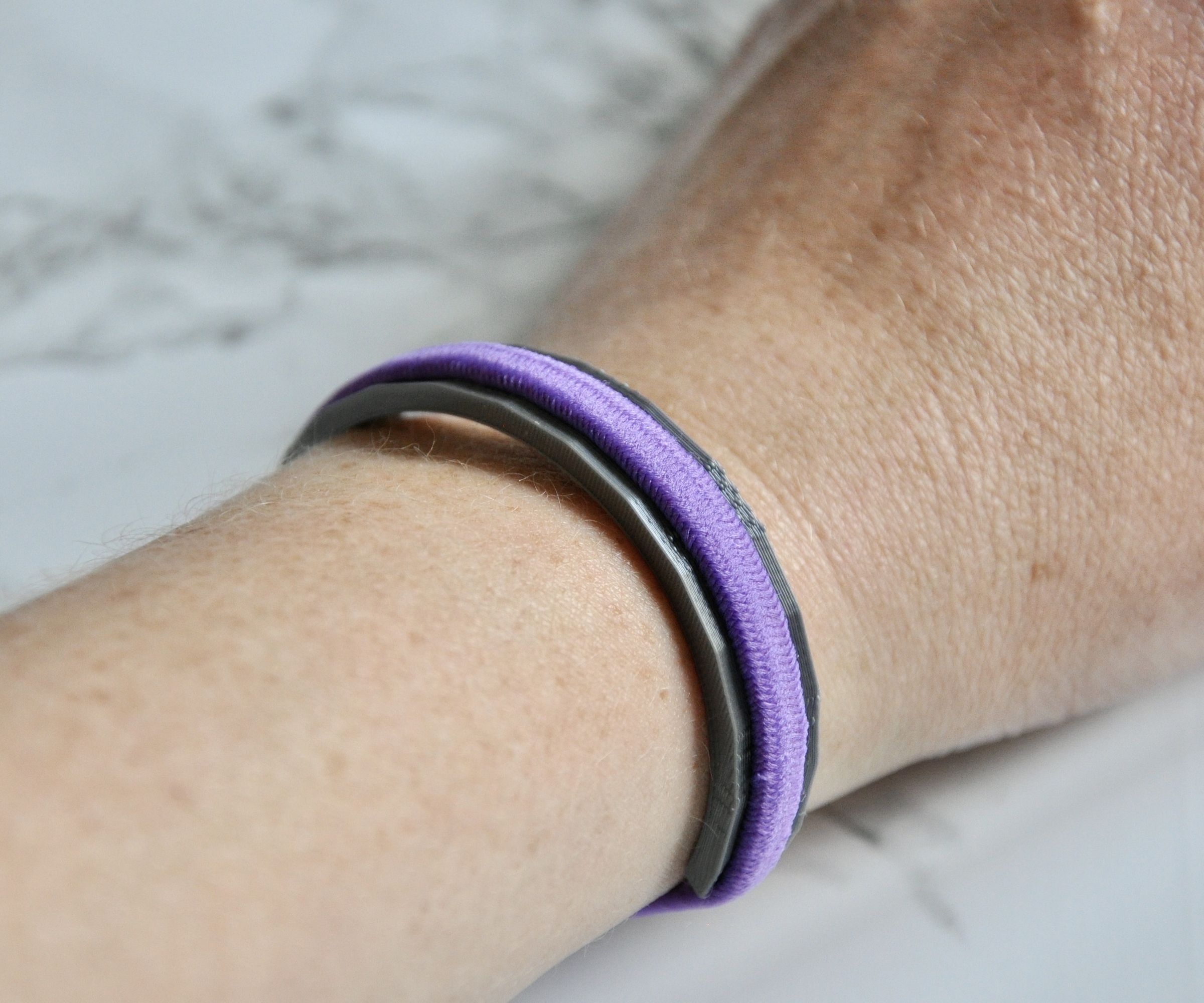 Binder Minder Hair Binder Bracelet 8 Steps (with Pictures