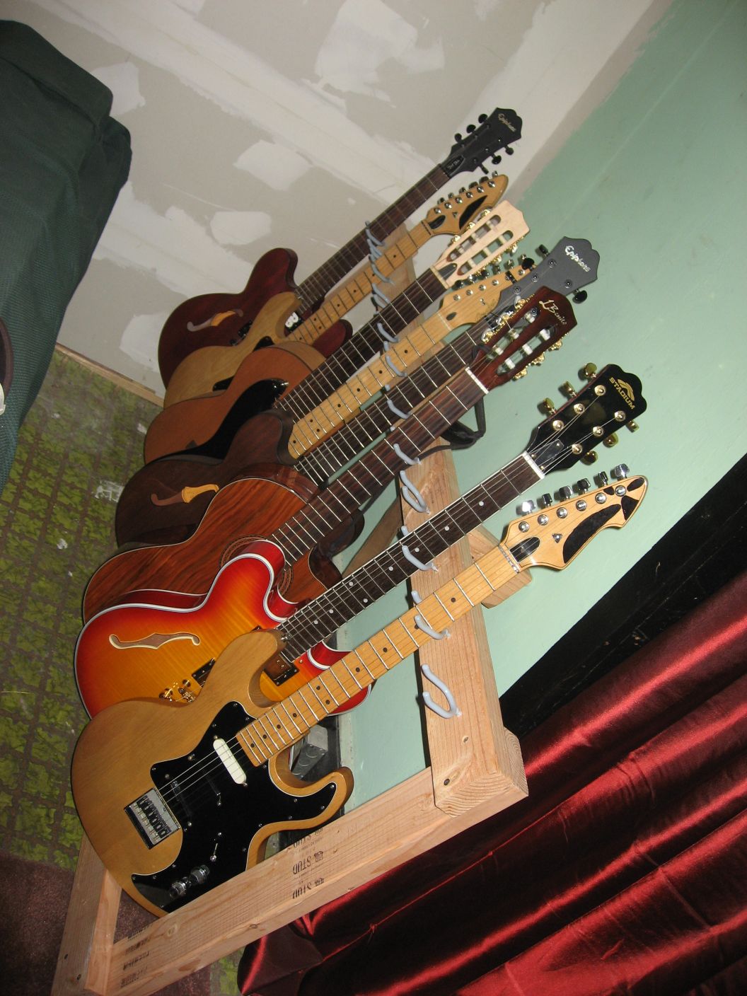 Lean-To Multi Guitar Rack - Instructables