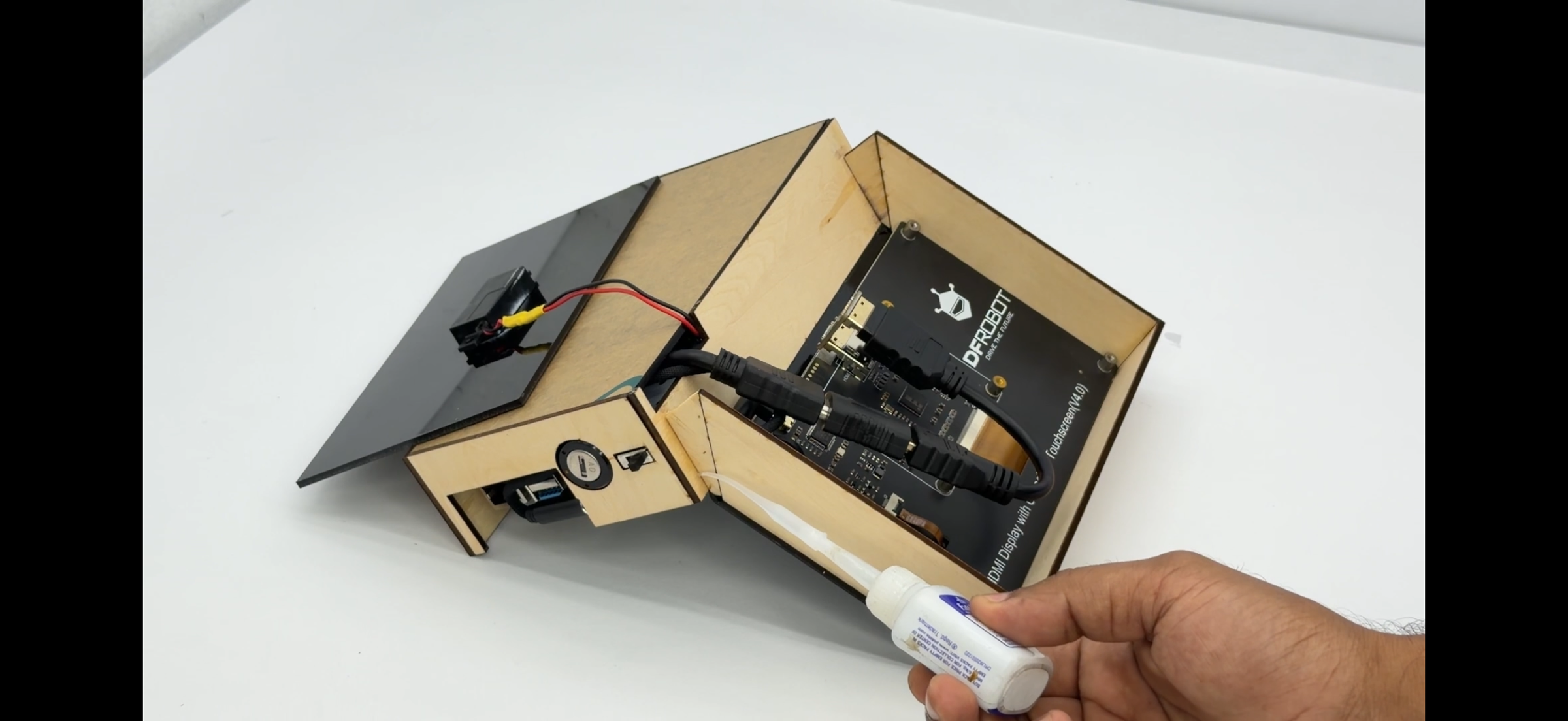 I Built a Portable Raspberry Pi Computer That Can Do Almost Everything ...