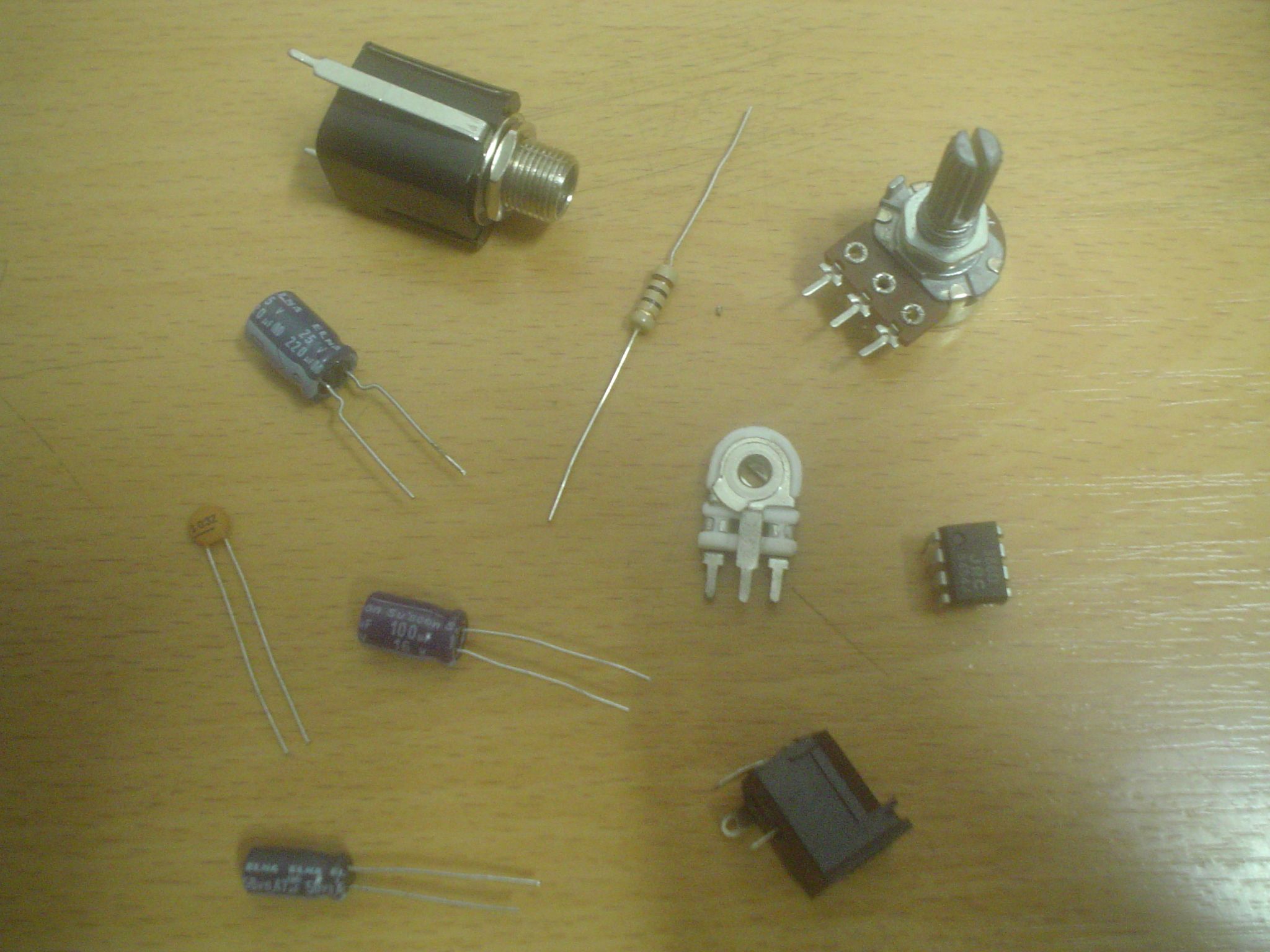 How to Make a Guitar Amp (Cheap)!!! 6 Steps Instructables