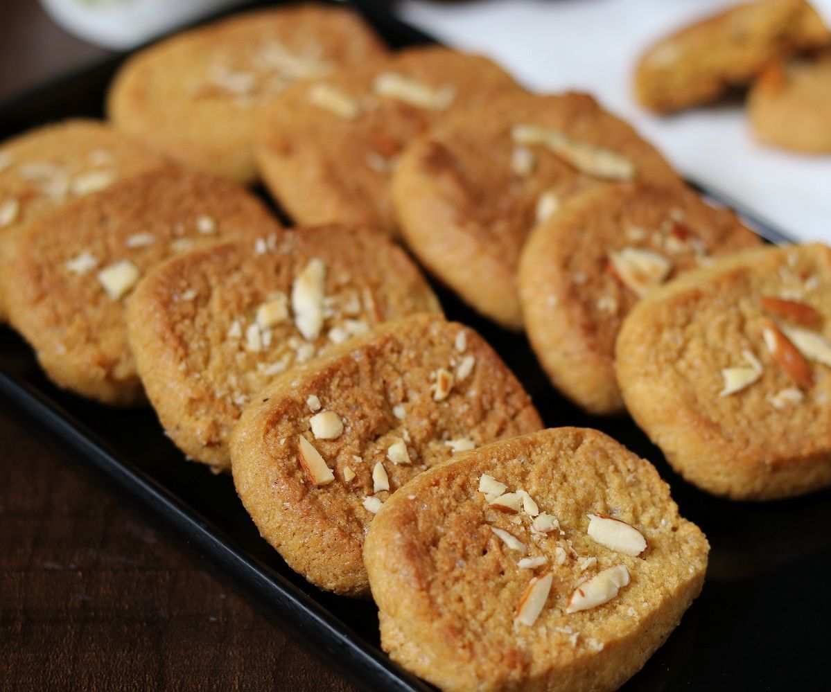 Atta Besan Biscuits in Kadai